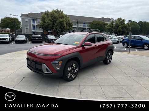 Used 2024 Hyundai Kona SEL AWD/4WD image 3