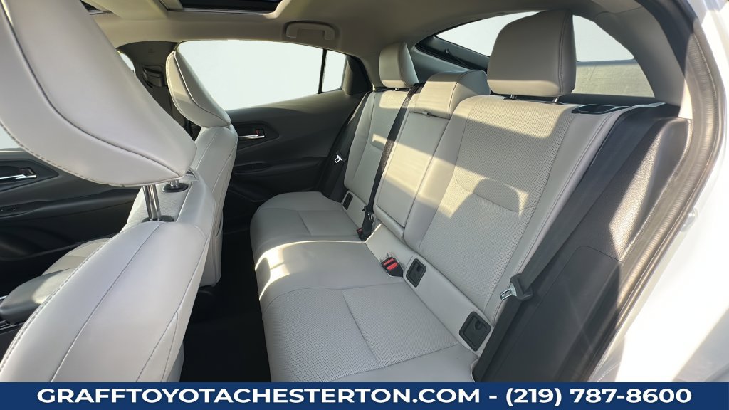Used 2024 Toyota Prius XLE FWD image 25