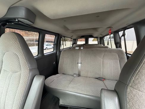 Used 2008 Chevrolet Express 3500 Extended Passenger w/ LT Preferred Equipment Group image 18