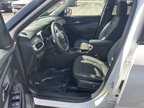 Used 2023 Chevrolet TrailBlazer LT image 9