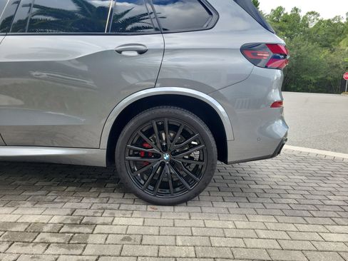 Used 2025 BMW X5 xDrive40i w/ M Sport Package AWD/4WD image 8