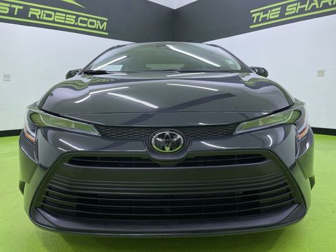 Used 2025 Toyota Corolla LE FWD image 3