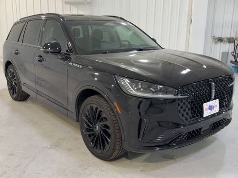 New 2025 Lincoln Aviator Reserve w/ Equipment Group 201A AWD/4WD image 3