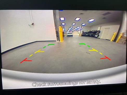 Used 2022 Nissan Pathfinder SV image 23