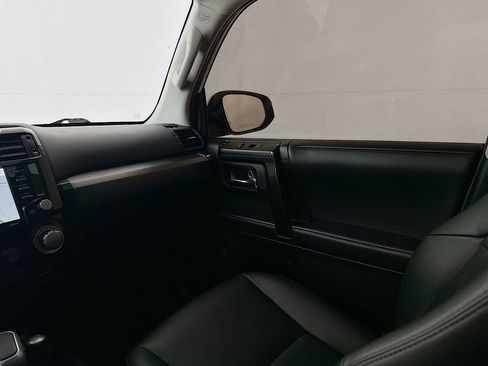 Used 2021 Toyota 4Runner TRD Off-Road Premium image 25