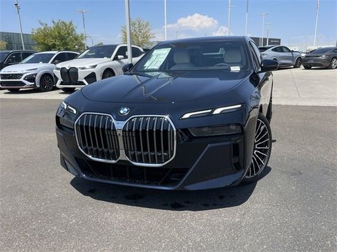 New 2025 BMW 740i image 3