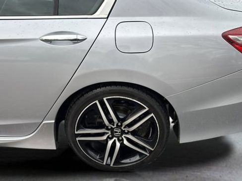Used 2017 Honda Accord Sport Special Edition image 31