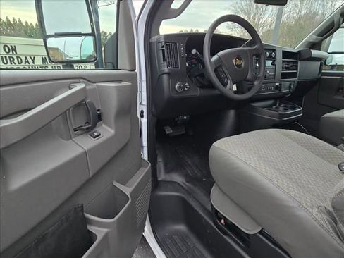 New 2025 Chevrolet Express 3500 w/ Power Convenience Package image 15