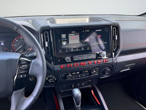 Certified 2025 Nissan Frontier PRO-4X AWD/4WD image 9