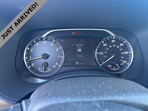 Certified 2022 Nissan Frontier SV w/ Technology Package image 9