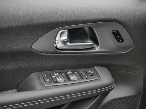 New 2026 Chrysler Pacifica Select AWD/4WD image 20