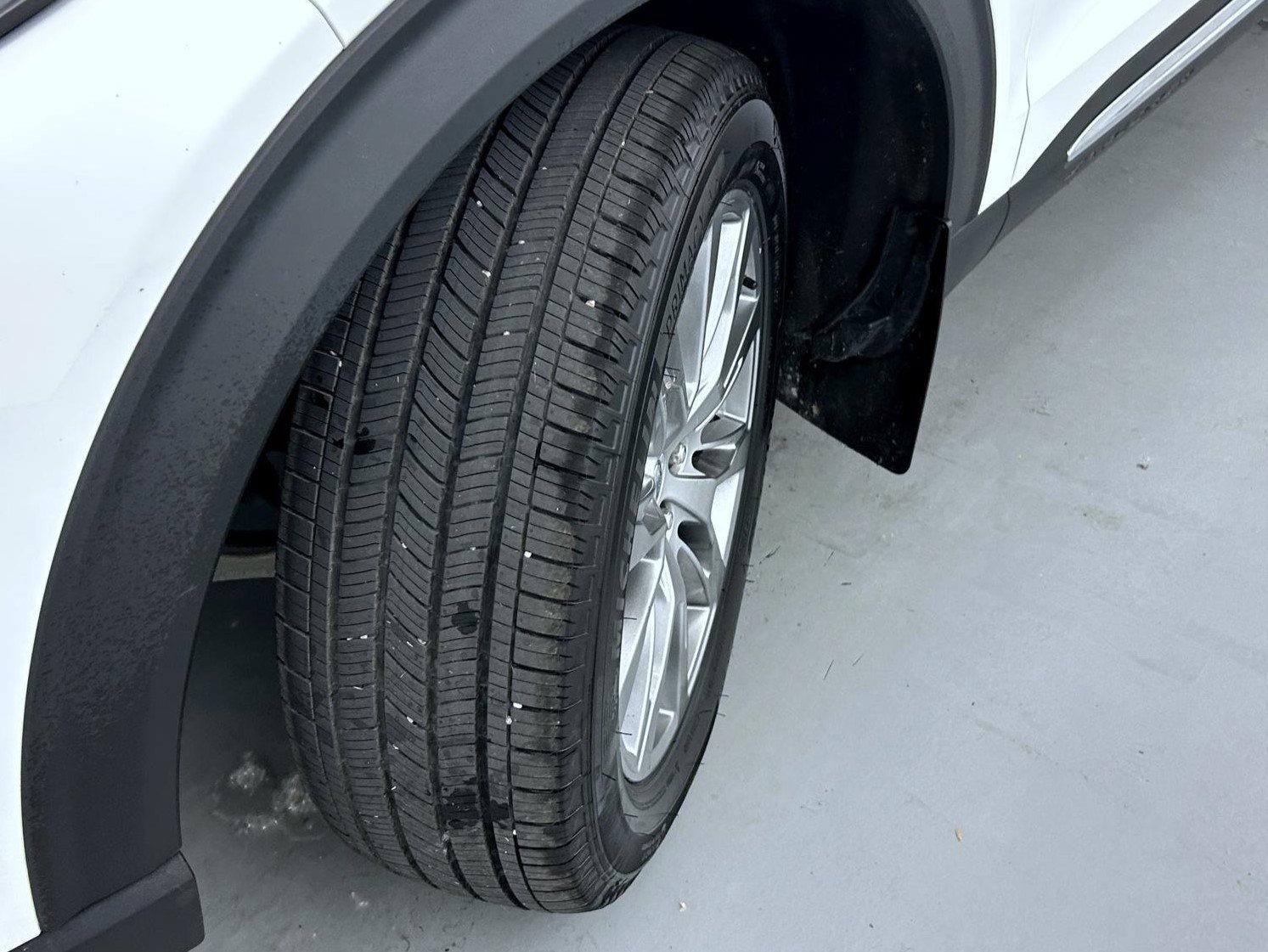 Used 2025 Ford Explorer Active w/ Active Comfort Package AWD/4WD image 26