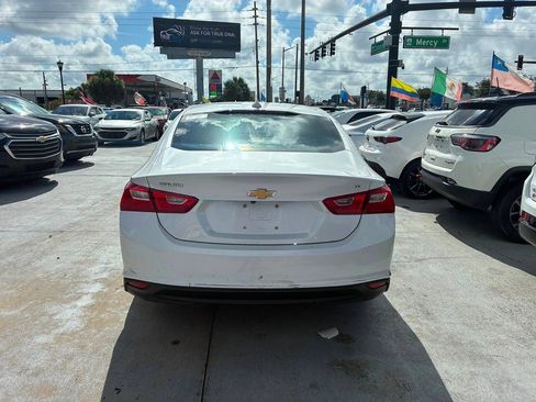 Used 2018 Chevrolet Malibu LT FWD image 12