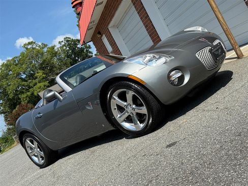 Used 2007 Pontiac Solstice Convertible w/ Premium Package image 22