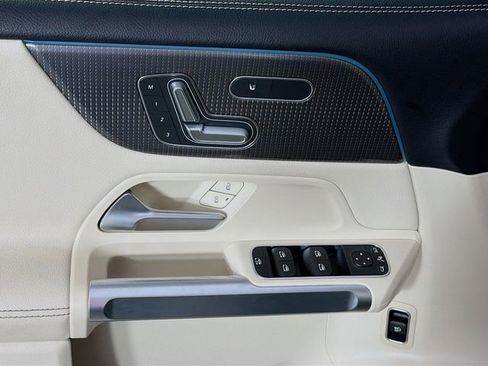 Used 2020 Mercedes-Benz GLB 250 image 21