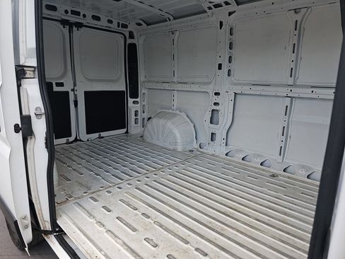 Used 2025 RAM ProMaster 2500 w/ Convenience Group FWD image 15