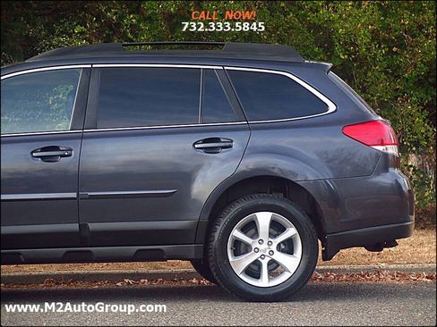 Used 2013 Subaru Outback 2.5i Limited w/ Moonroof Pkg AWD/4WD image 31