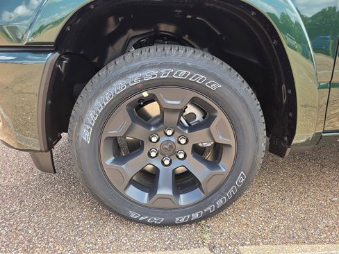 New 2026 RAM 1500 4x4 Crew Cab image 24