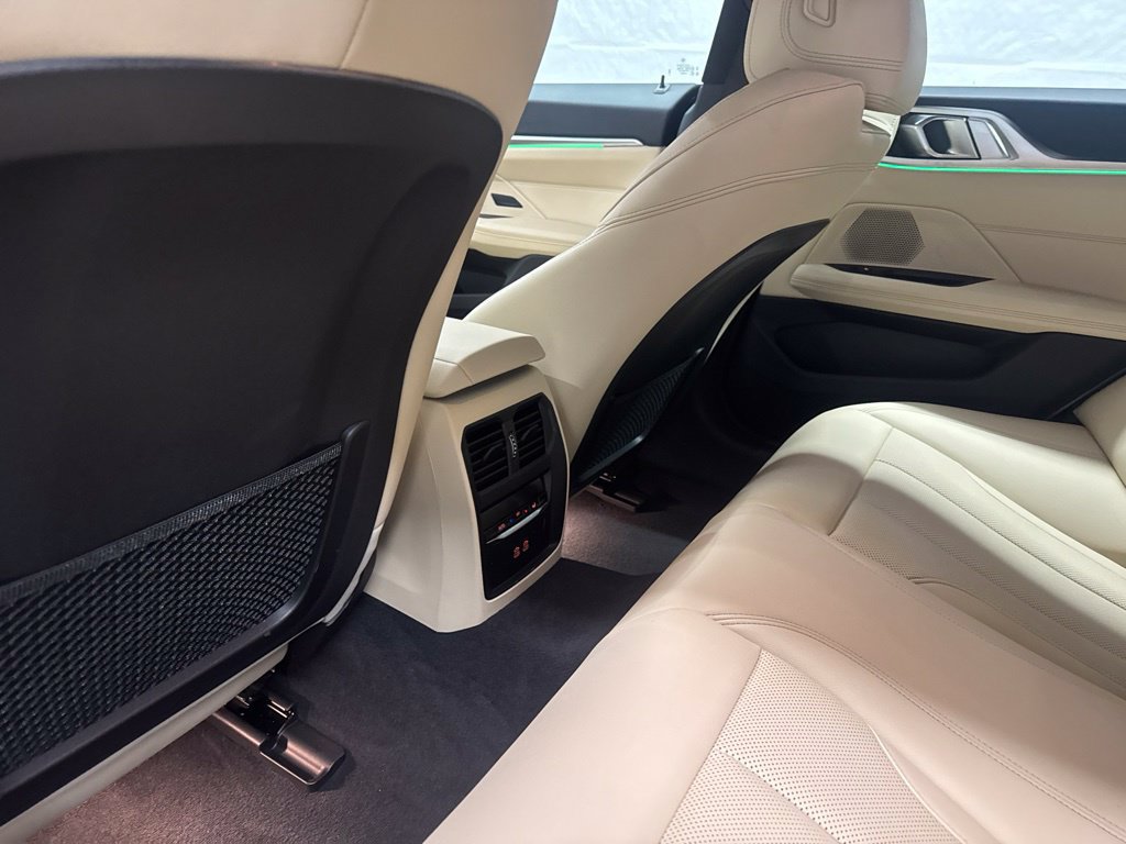 Used 2023 BMW i4 eDrive35 w/ Premium Package RWD image 18