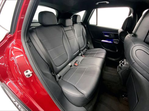 Used 2026 Mercedes-Benz GLC 300 image 14