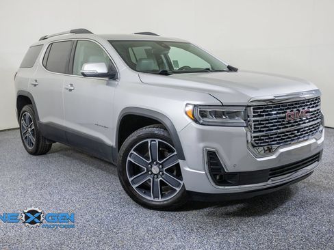 Used 2020 GMC Acadia SLT w/ LPO, Cargo Package AWD/4WD image 1