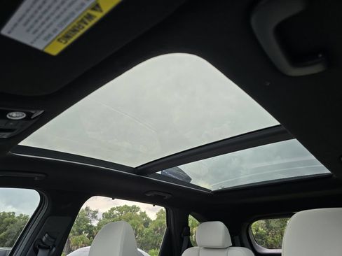 Certified 2025 Kia Sorento SX Prestige AWD/4WD image 28
