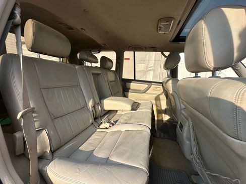 Used 2003 Toyota Land Cruiser w/ Convenience Pkg image 23