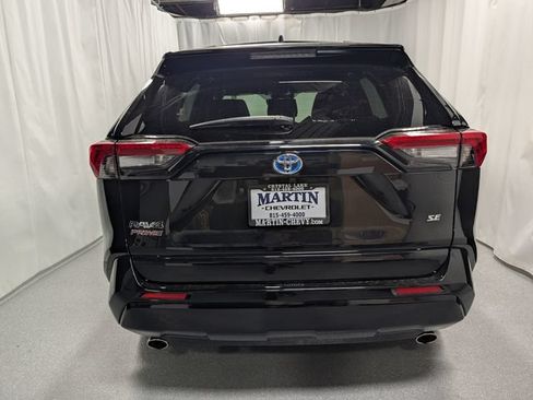 Used 2024 Toyota RAV4 SE w/ Weather & Moonroof Package AWD/4WD image 5