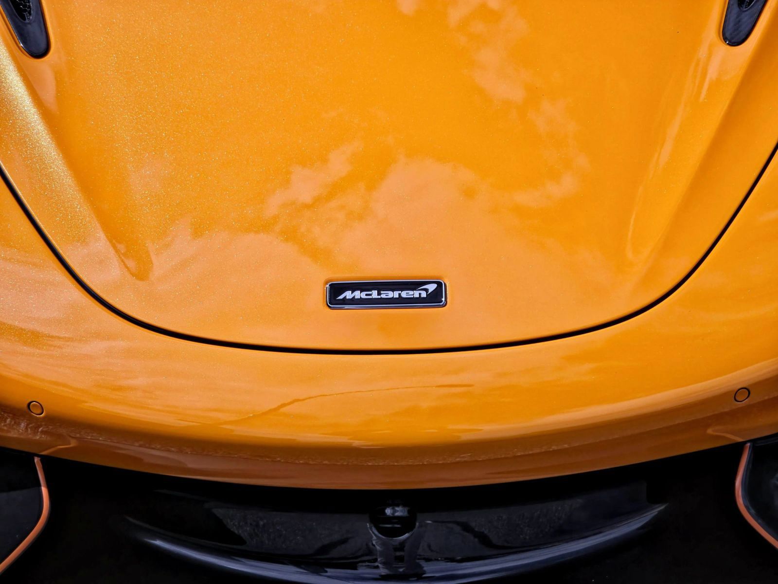 Used 2022 McLaren 765LT RWD image 18