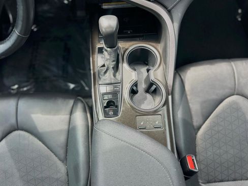 Used 2021 Toyota Camry XSE FWD image 12