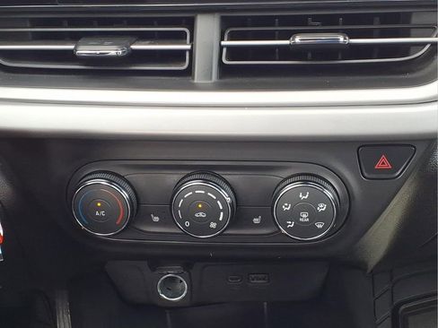 Used 2024 Chevrolet Trax RS w/ Driver Confidence Package image 21