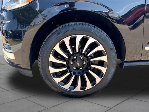 Certified 2023 Lincoln Navigator Black Label AWD/4WD image 11