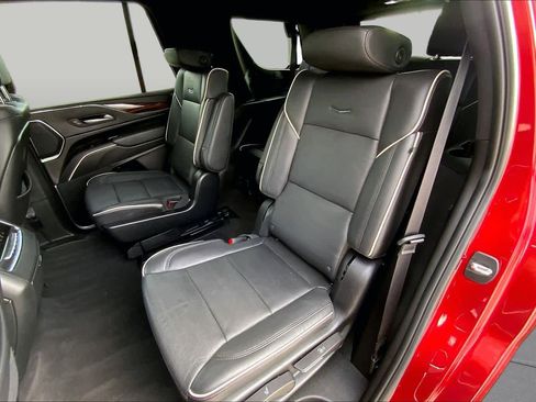 Used 2024 Cadillac Escalade Premium Luxury RWD image 21