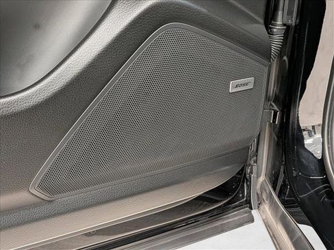 Certified 2023 Porsche Cayenne Platinum Edition image 14