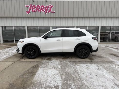 Used 2025 Honda HR-V Sport image 2