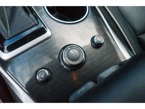 Used 2019 INFINITI QX60 Luxe w/ Essential Package image 22