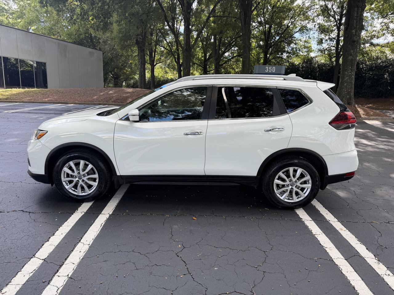 Used 2020 Nissan Rogue S w/ Special Edition Package FWD image 8