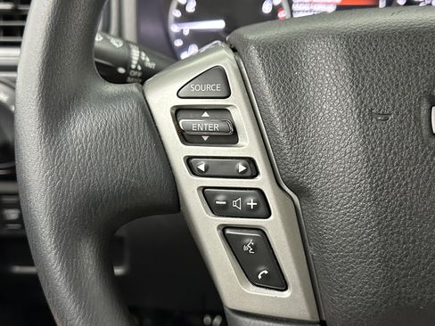 Used 2023 Nissan Titan SV image 16