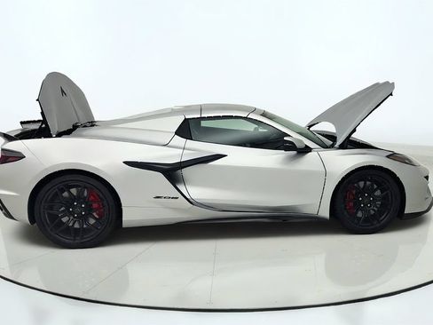 Used 2026 Chevrolet Corvette Z06 w/ Stealth Interior Trim Package RWD image 15