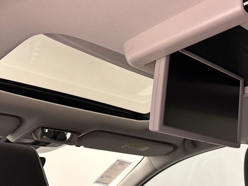 New 2026 Honda Odyssey Touring image 13
