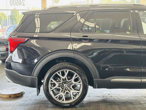 Used 2025 Ford Explorer Platinum w/ Ultimate Package AWD/4WD image 6