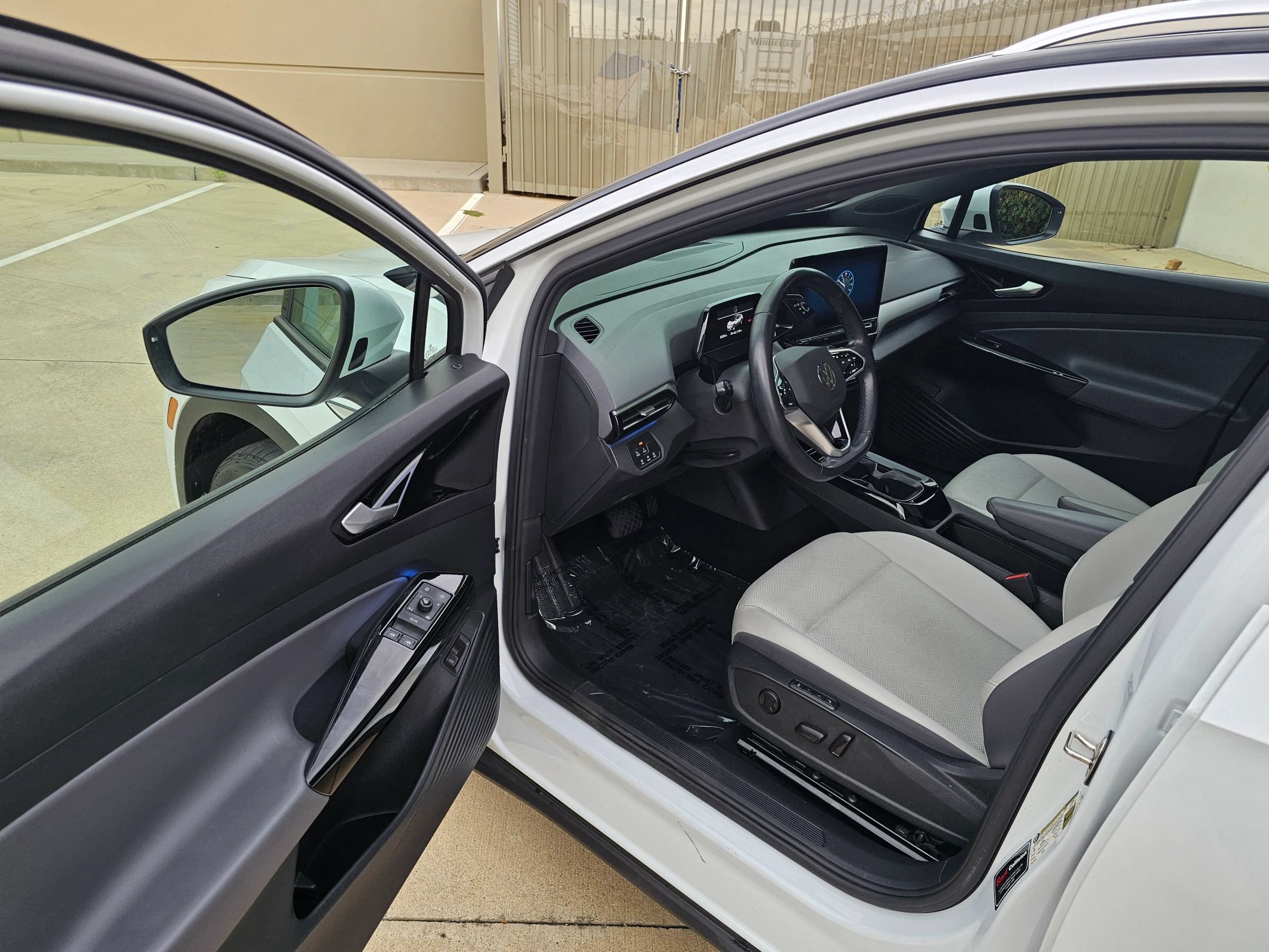 Used 2022 Volkswagen ID.4 Pro S AWD/4WD image 9