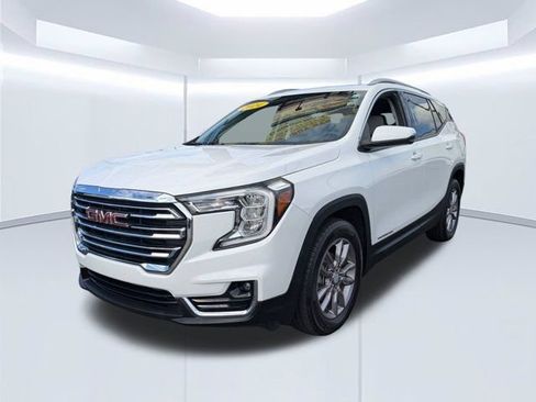 Used 2024 GMC Terrain SLT w/ Infotainment Package II FWD image 8