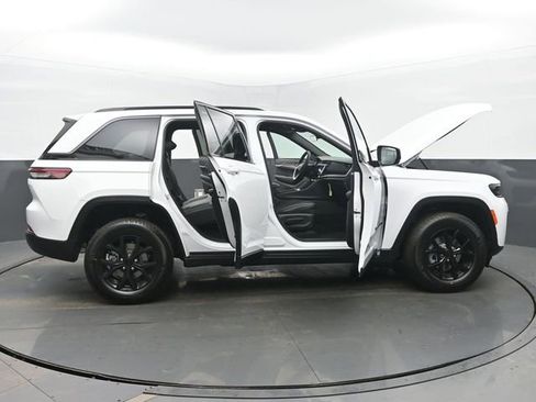 New 2026 Jeep Grand Cherokee Laredo image 57