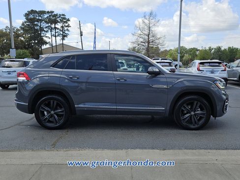 Used 2021 Volkswagen Atlas Cross Sport SE w/ Panoramic Sunroof Package image 6