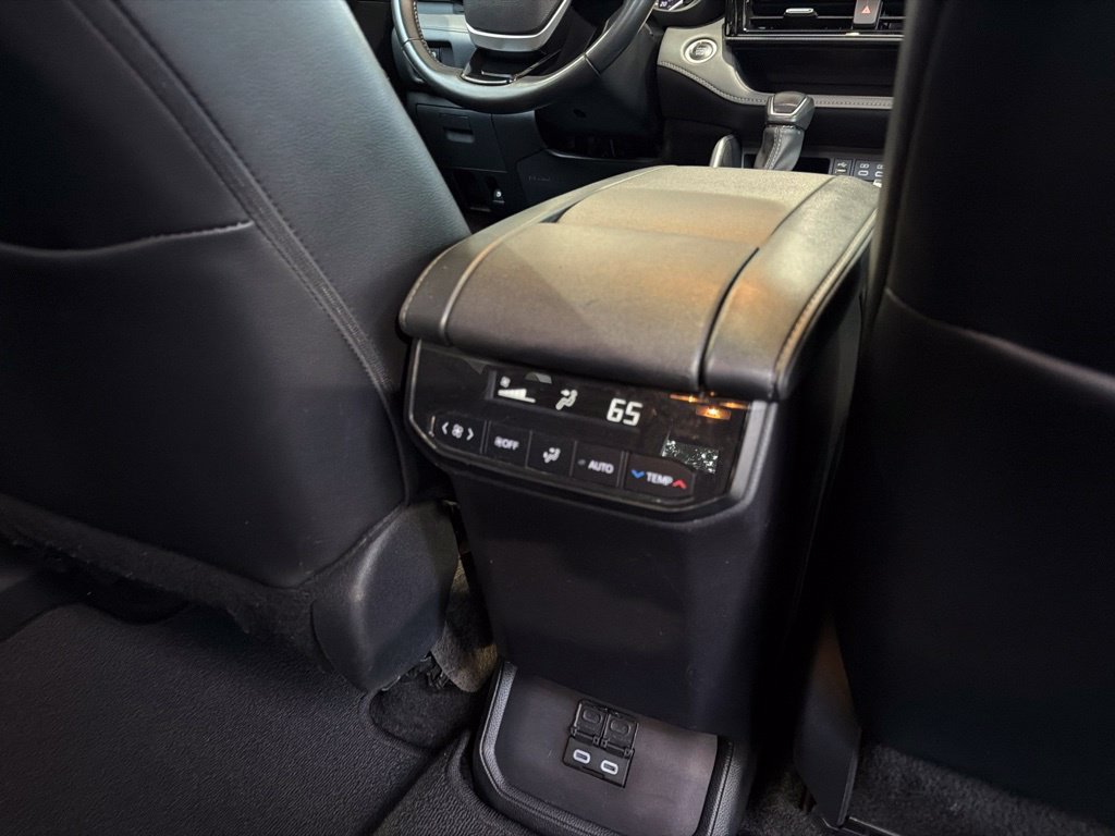 Used 2024 Toyota Highlander XSE AWD/4WD image 29