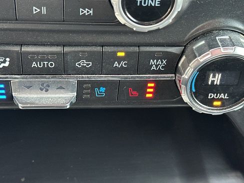 Used 2021 Ford F150 Lariat w/ Equipment Group 502A High image 28