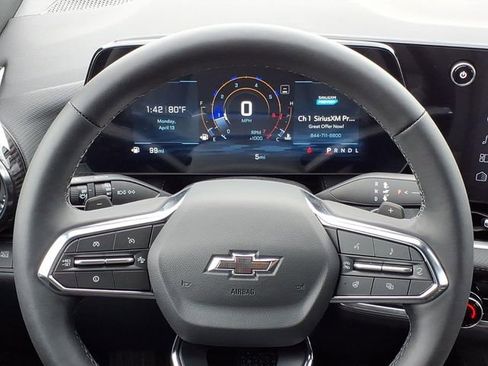 New 2026 Chevrolet Equinox LT w/ Convenience Package II FWD image 14