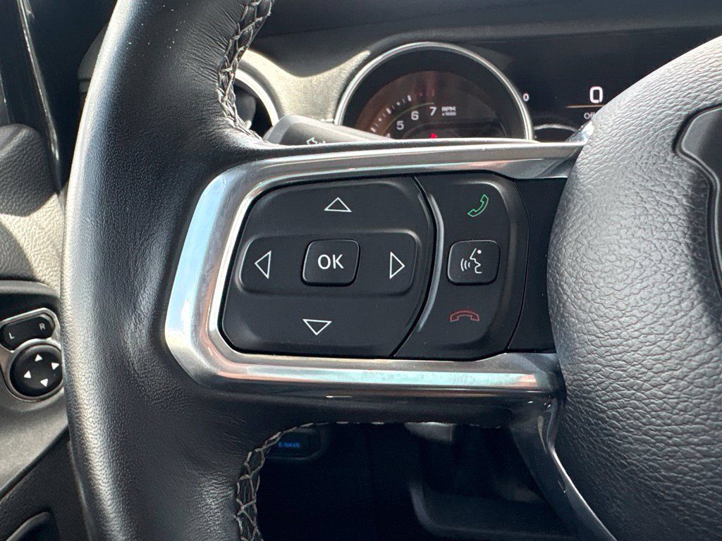 Used 2023 Jeep Wrangler Unlimited Sahara w/ Cold Weather Group AWD/4WD image 29
