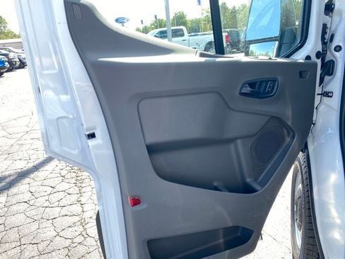 New 2025 Ford Transit 250 148 Medium Roof image 11